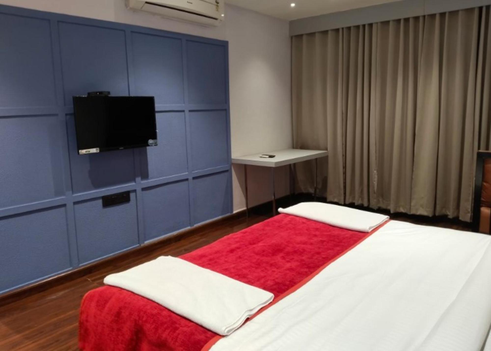 Hotel Balaji Central Ratlām Esterno foto