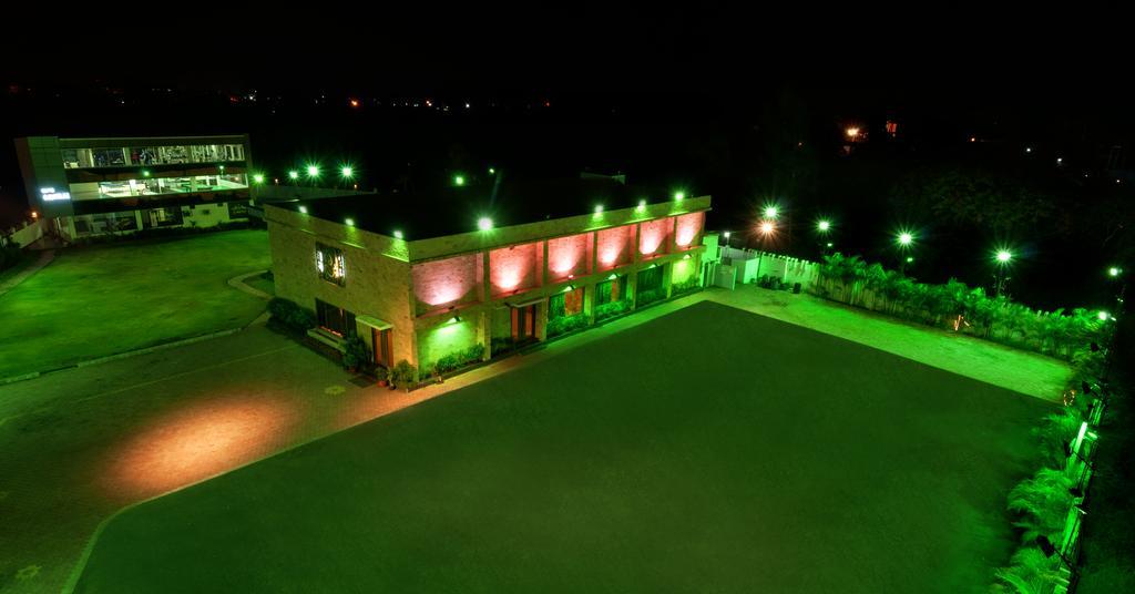 Hotel Balaji Central Ratlām Esterno foto